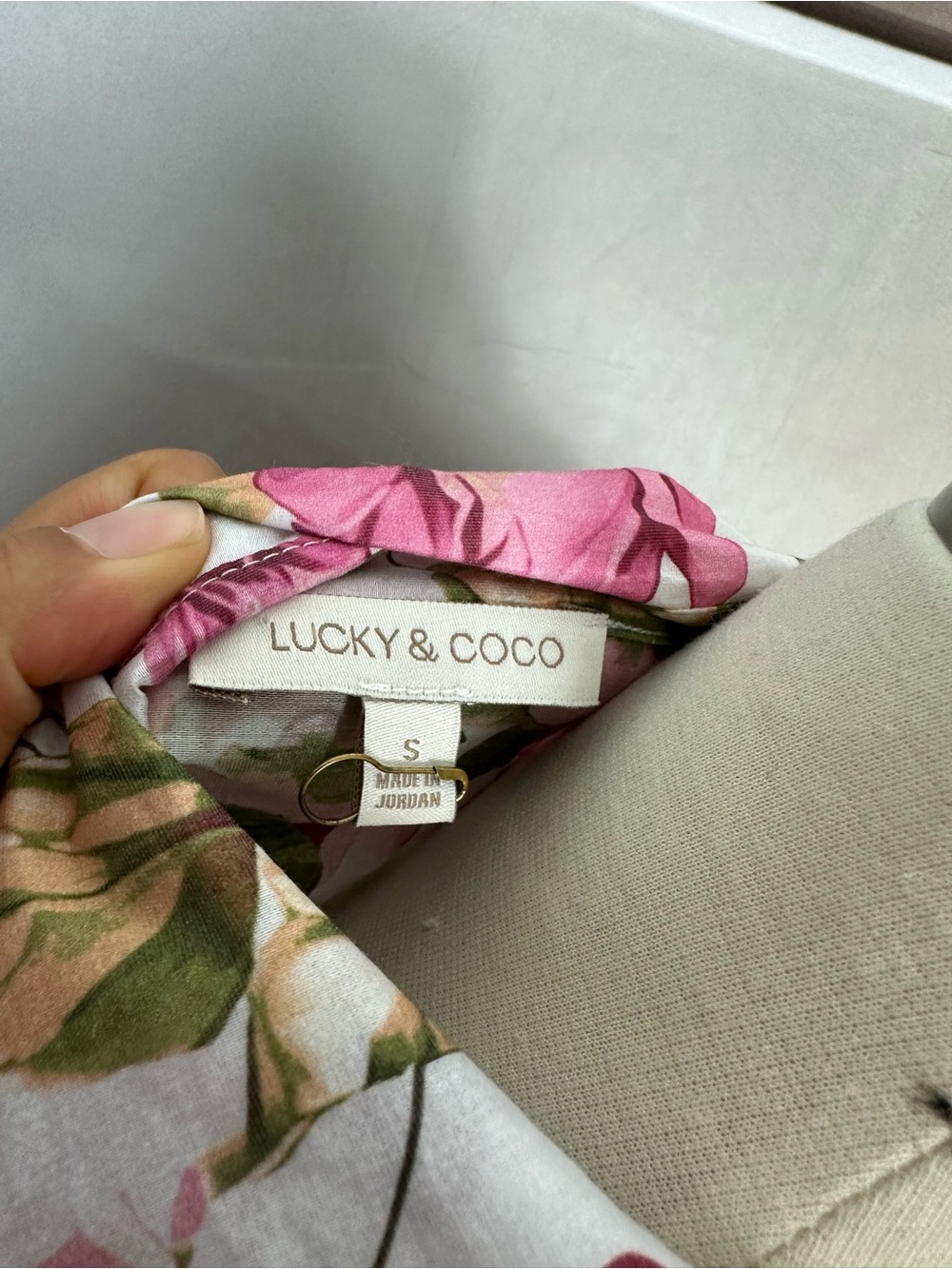 Pink Floral Puff-Sleeve Button-Down Shirt - Picture 9 of 10